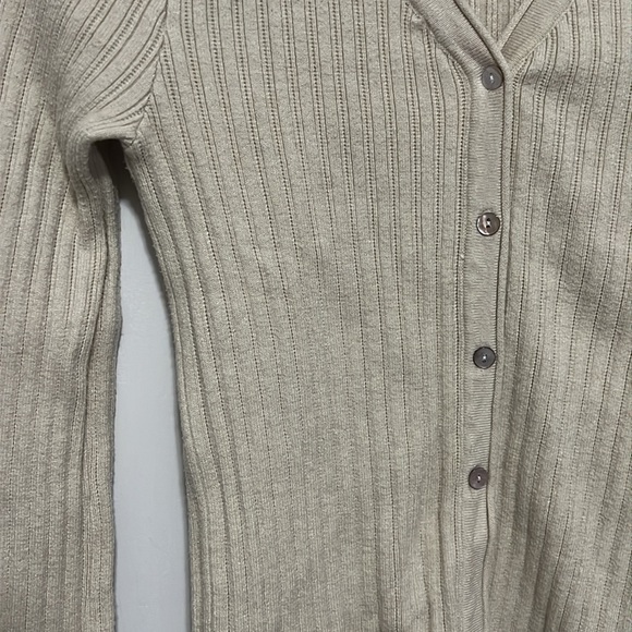 Cream Ribbed Sweater/Cardigan - Picture 2 of 2